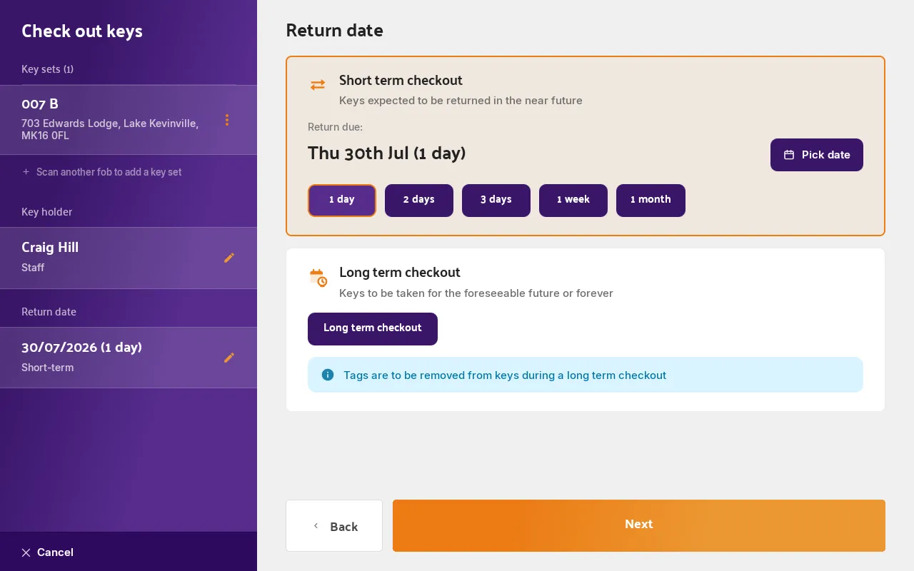 The return date step showing short-term presets, a date picker and the long-term option