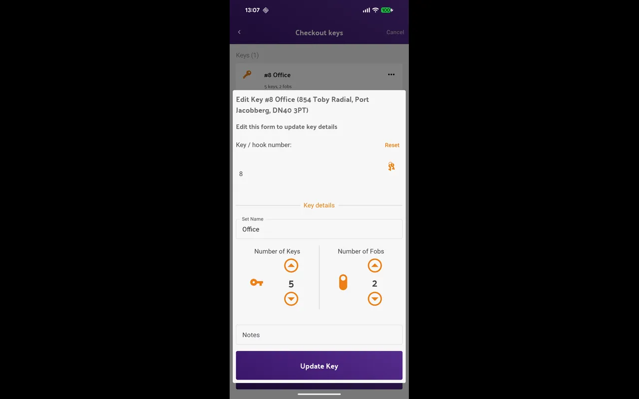 The Change key details tray on the mobile app, showing the Set Name, key and fob counts and Notes